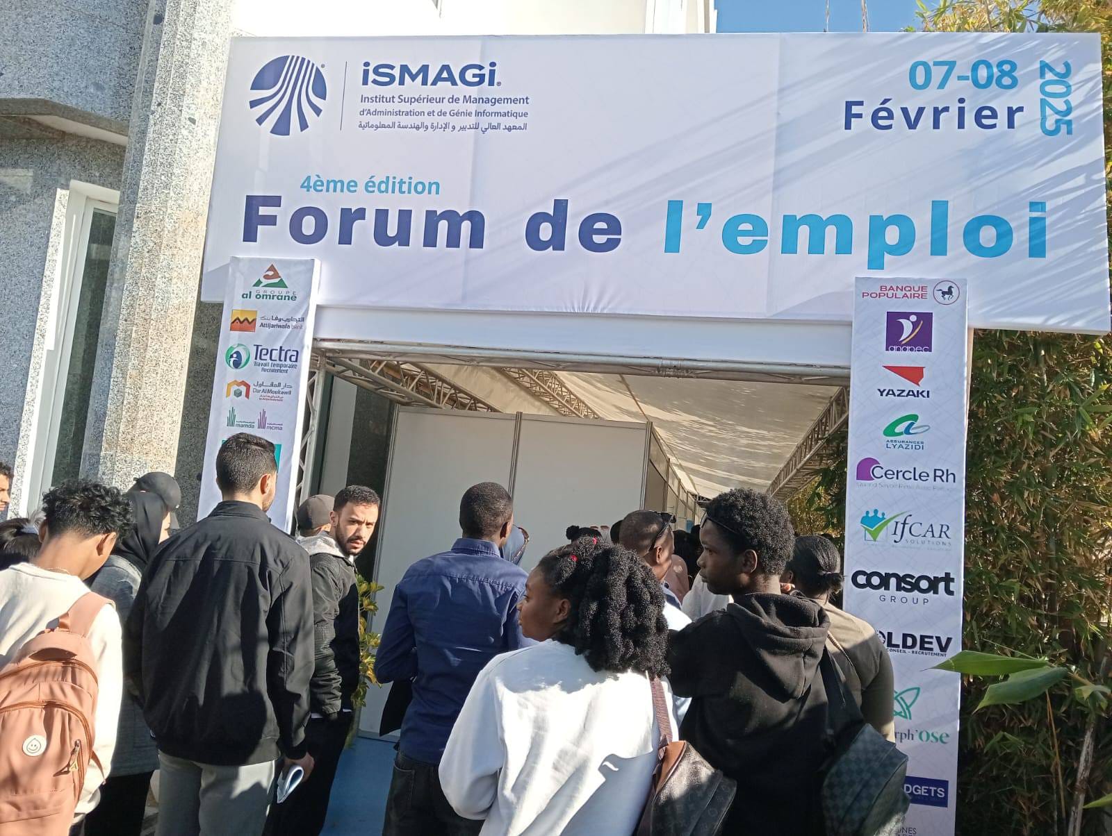 professionnelle ; surtout que les employeurs considèrent le déficit de compétences requises estimé à 40% comme principal obstacle à l’emploi et au recrutement. L’ISMAGI, Institut Supérieur de Management