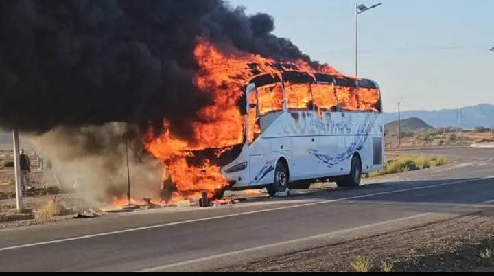 “حافلة لنقل المسافرين تحترق بالقرب من تنجداد