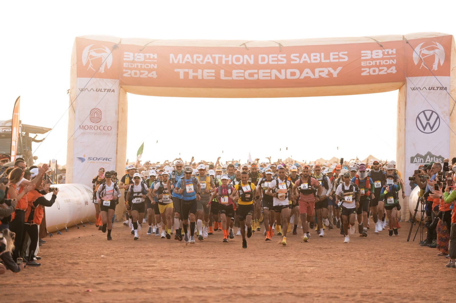 1000 مشارك في ماراطون الرمال الأسطوري 2025