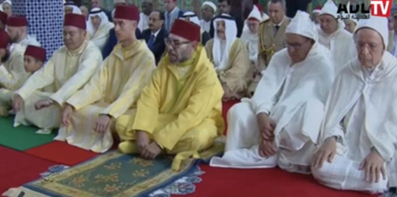 أمير المؤمنين يؤدي صلاة عيد الفطر بالرباط ومن المرتقب زيارته للدار البيضاء