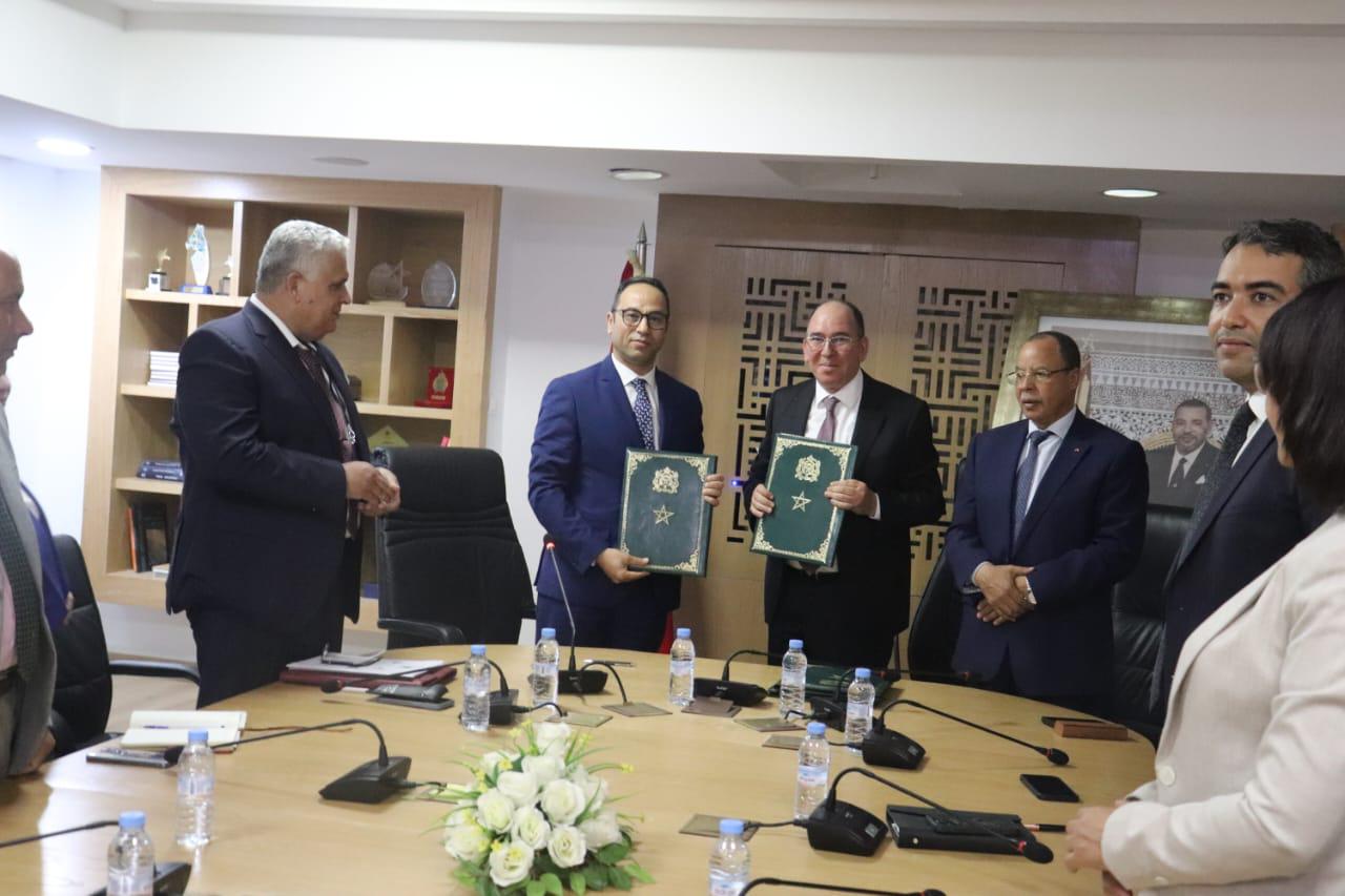 *التوقيع على اتفاقية شراكة بين مؤسسة محمد السادس للأعمال الاجتماعية لموظفي الأمن الوطني ووكالة الإنعاش والتنمية الاقتصادية والاجتماعية في أقاليم الجنوب بالمملكة*