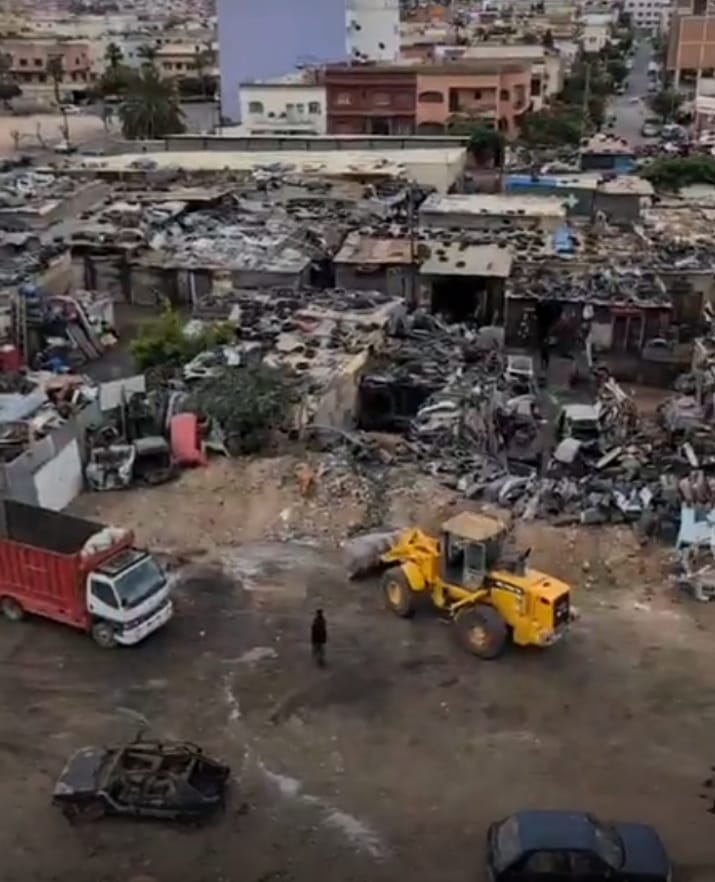 *عملية تحرير الملك العمومي المستغل في مزوالة نشاط تجاري ممنوع وسط مجمع سكان “سوق دلاس”*