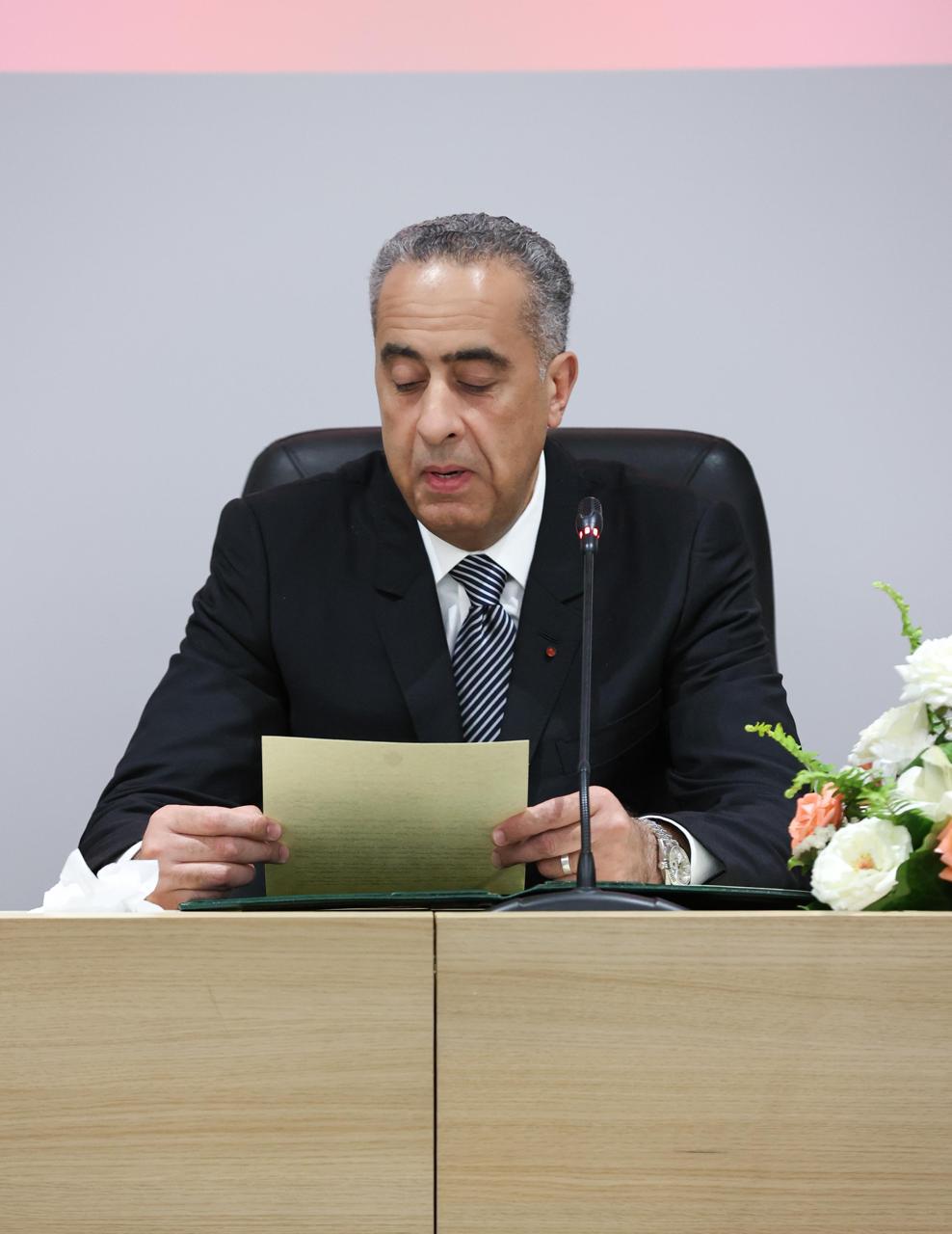 احتضن المعهد الملكي للشرطة بالقنيطرة، يومه السبت 24 ماي الجاري، مراسم الاحتفاء بالشرطيات والشرطيين الممارسين والمتقاعدين الذين أنعم عليهم صاحب الجلالة الملك محمد السادس نصره الله وأيده، بأوسمة ملكية سامية.