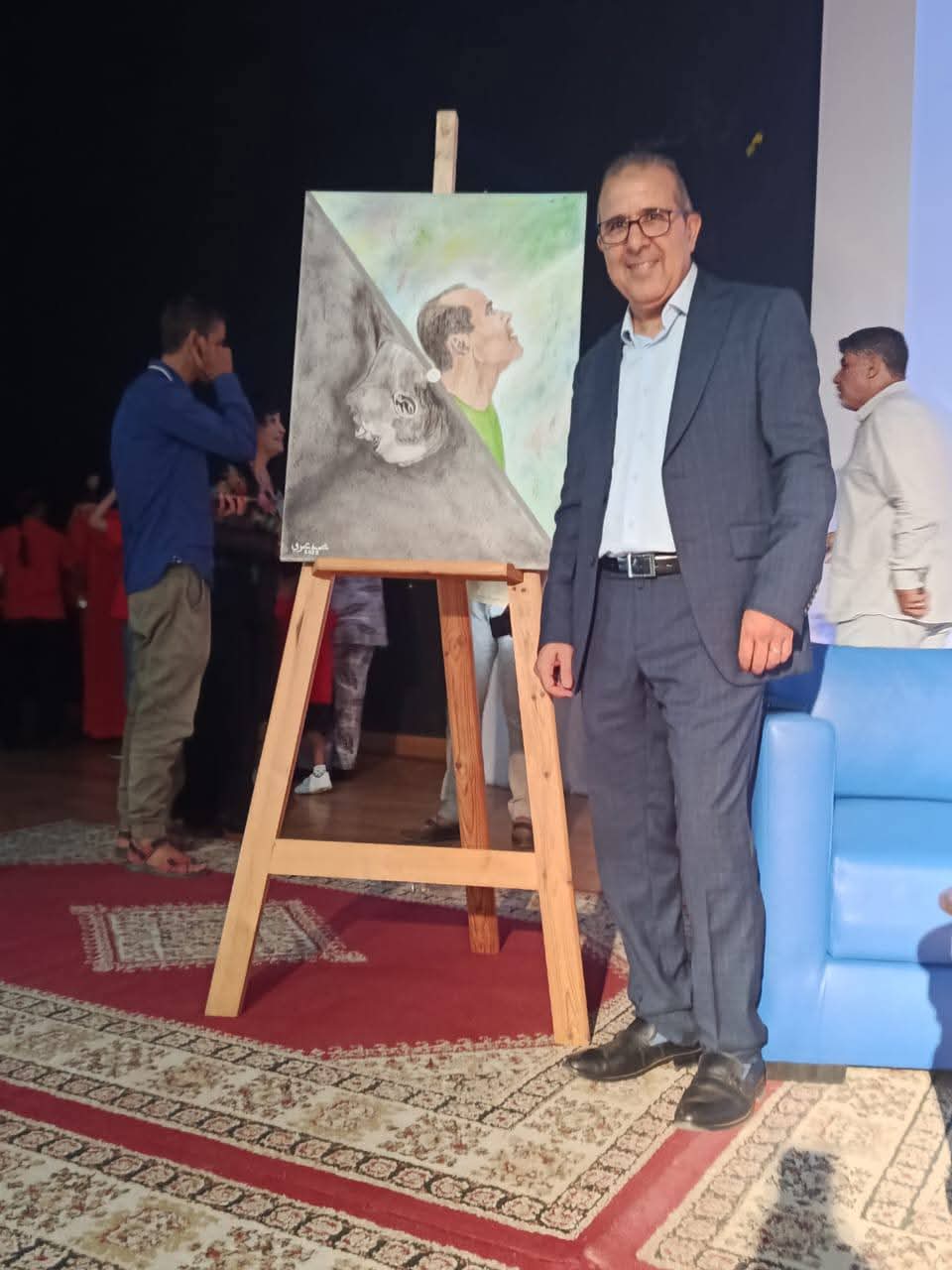 نظمت جمعية الصالون الثقافي مجمع الخوت للثقافة والفنون بشراكة مع جمعية صفوة النور لذوي الاحتياجات الخاصة حفل توقيع ديوان الشاعر و الزجال محمد بوزكري