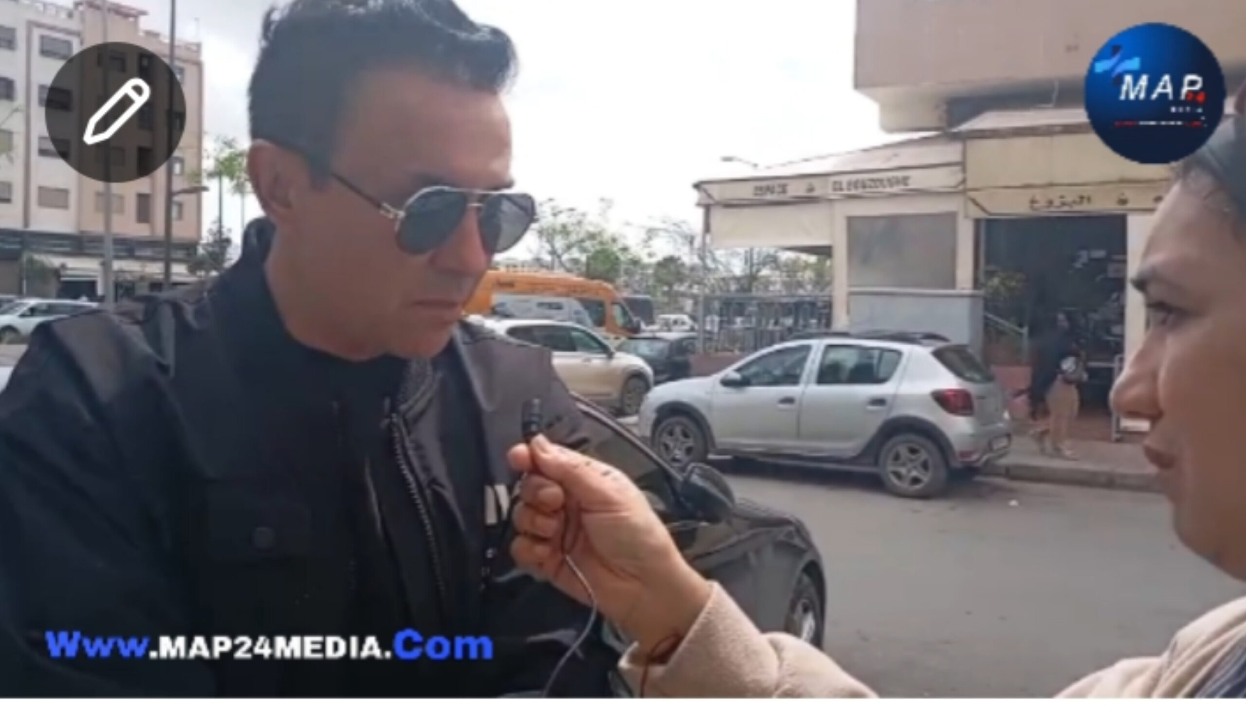 الفنان حاتم ادار يودع والدته اليوم الى دار البقاء. تم دفنها بمقبرة الرحمة